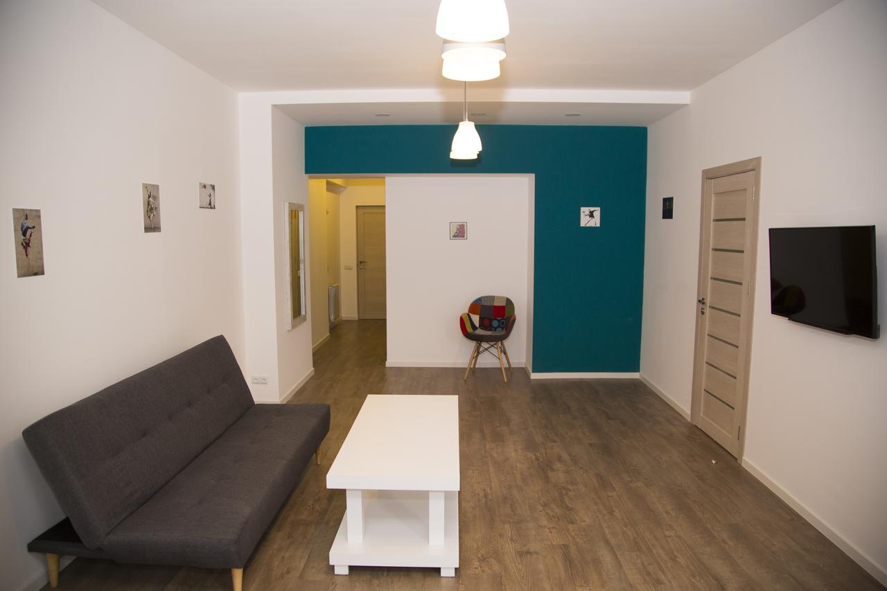 Apartments On Mashtots By Picnic Jerevan Buitenkant foto